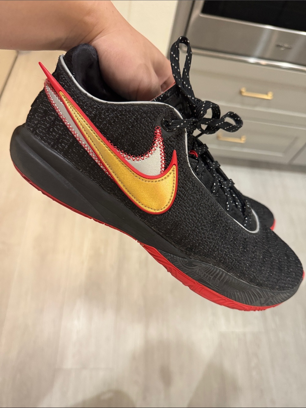 Nike LeBron 20 size 11